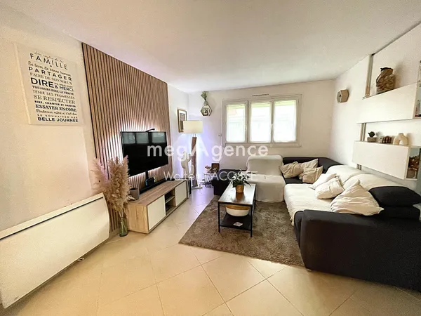 Plaisir quartier La Boissière, maison de 89 m2, 4 pièces, 2 chambres, jardin 105 m2 