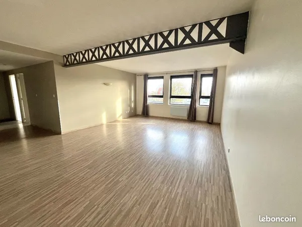 Loft 4 pièces 92 m² 
