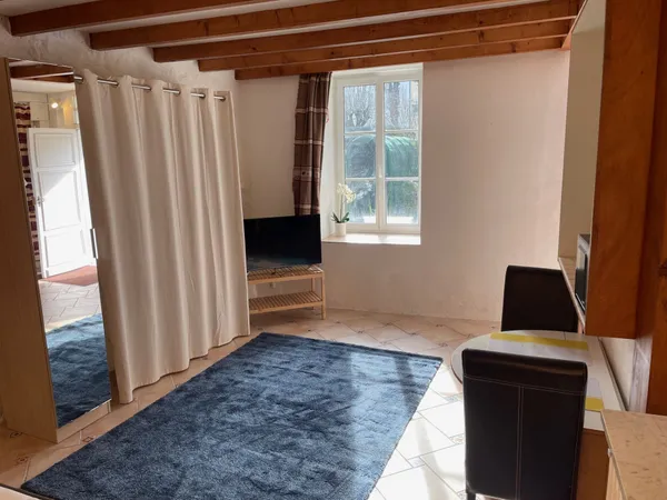 Loue studio meublé 