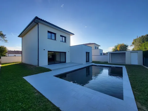 Maison . 5 Pièces . 130 M² 