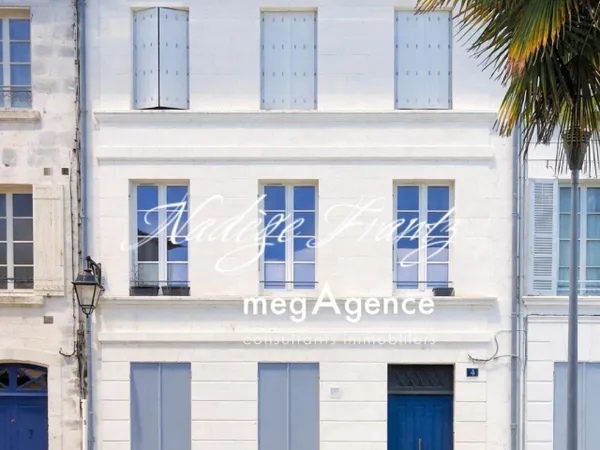 ? Duplex 4 pièces - 80 m² - Centre-ville de Saintes 
