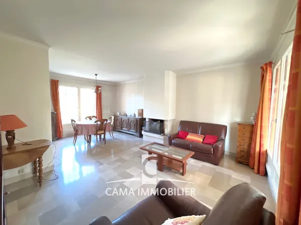 EXCLUSIVITE. A Buc Maison de quatre chambres avec sous sol 
