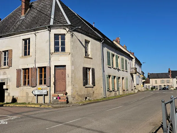 EN VENTE - ST LAURENT L ABBAYE - 2 H PARIS - Maison de bourg 2 chambres bureau 