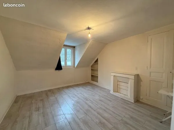 Studio 1 pièce 18 m² 