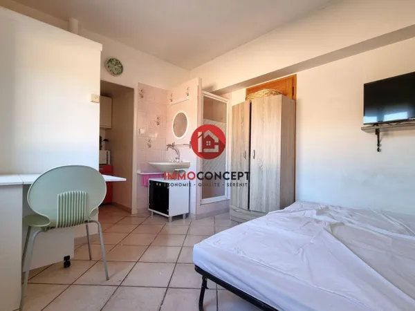 Studio 1 pièce 13 m² 