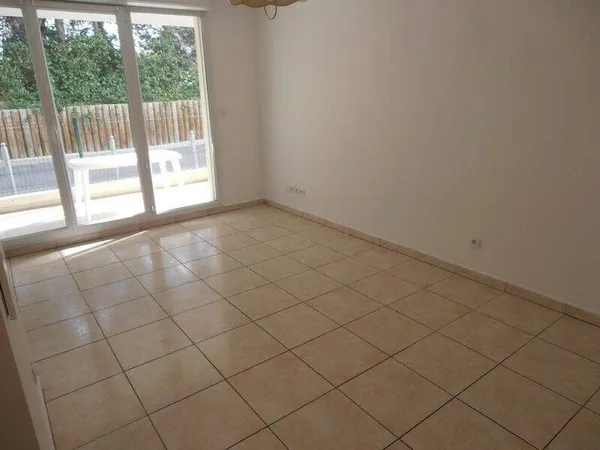 Studio 1 pièce 28 m² 