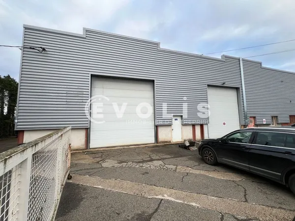 Locaux d'activité - A VENDRE - 650 m² non divisibles 