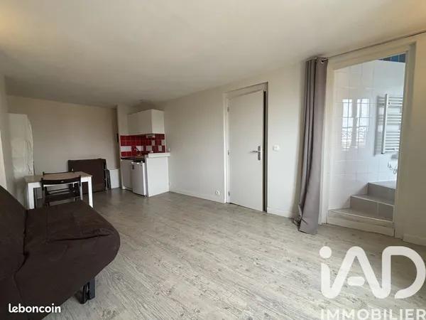 Studio 1 pièce 23 m² 