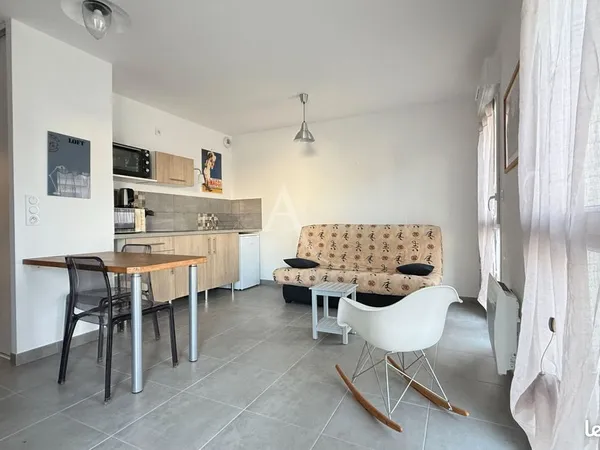 Studio 1 pièce 28 m² 