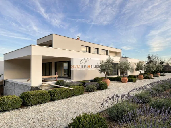 Villa 6 pièces 225 m² 