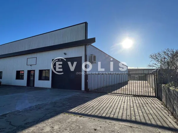 Local d'activité 410 m² 