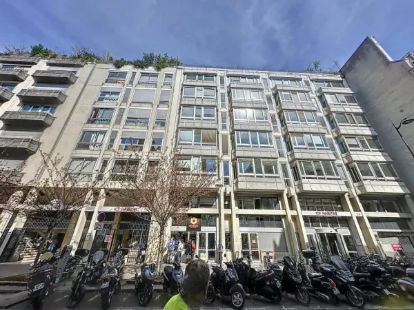 PARIS 75010 - RUE DE PARADIS - LOCAL COMMERCIAL DE 4315 M² 