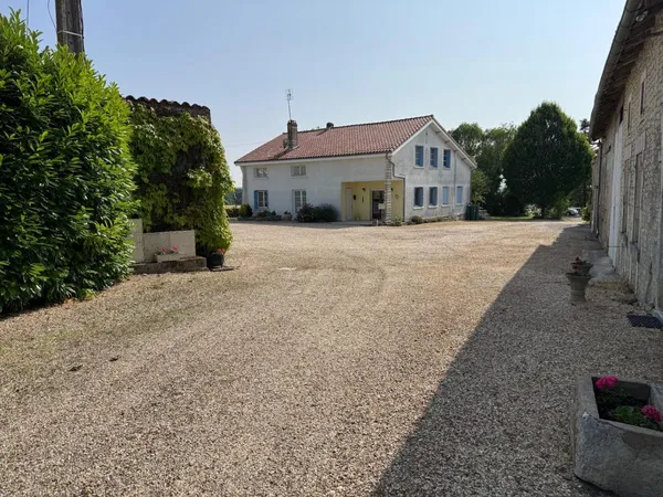 Ensemble immobilier - Terrain 10000 m² - Hangar 