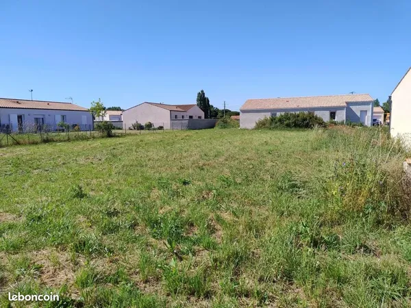 Terrain 618 m² Saint Porchaire 