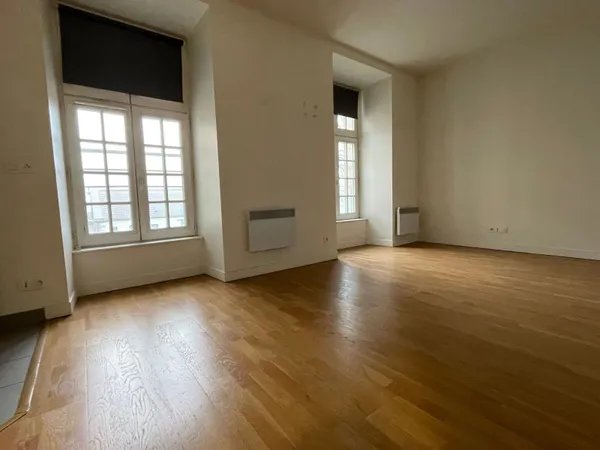 Studio 1 pièce 27 m² 