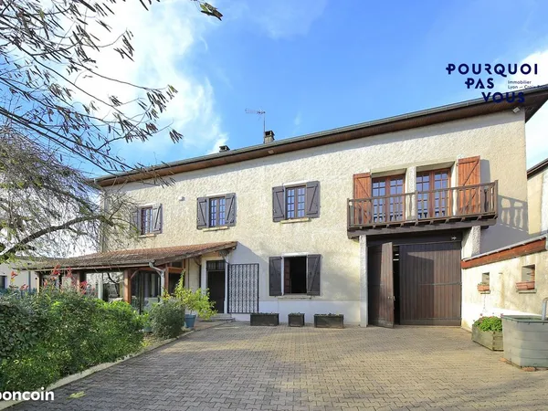 Maison 6 pièces 232 m² 