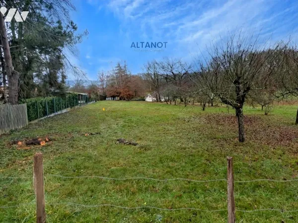 Terrain 712 m² 