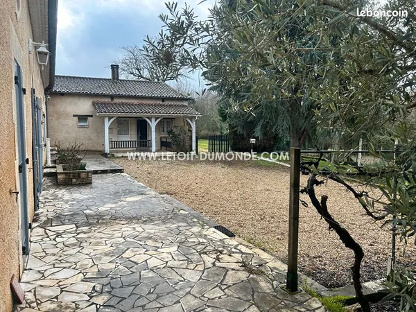 Propriété 8 pièces 214 m² 