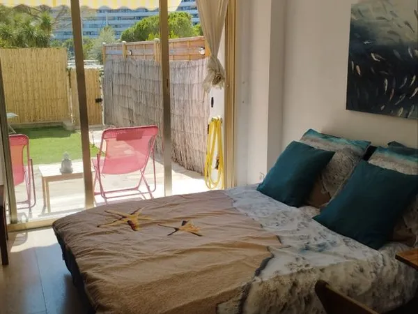 Studio meublé Rez de Jardin Ensoleillé Marina baie des Anges 