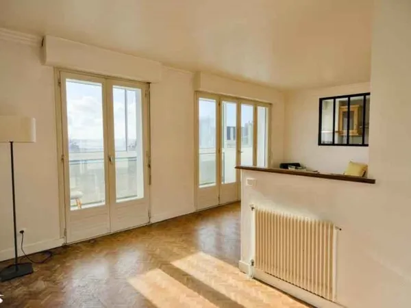 Appartement de 5 pièces principales 