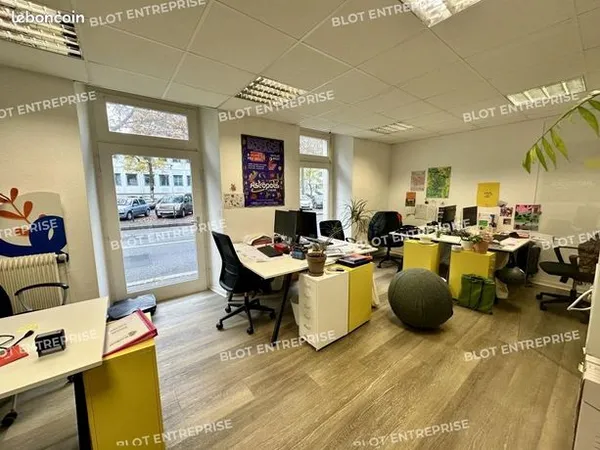 Bureaux 120 m² 