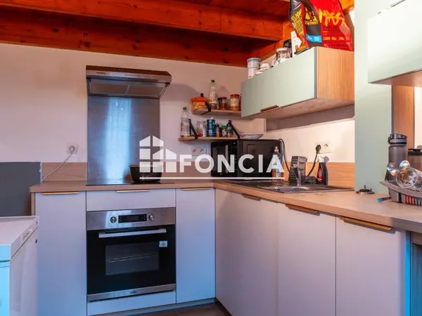 Local 1 pièce 81 m² 
