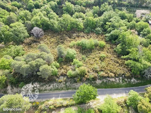 Terrain 2600 m² 