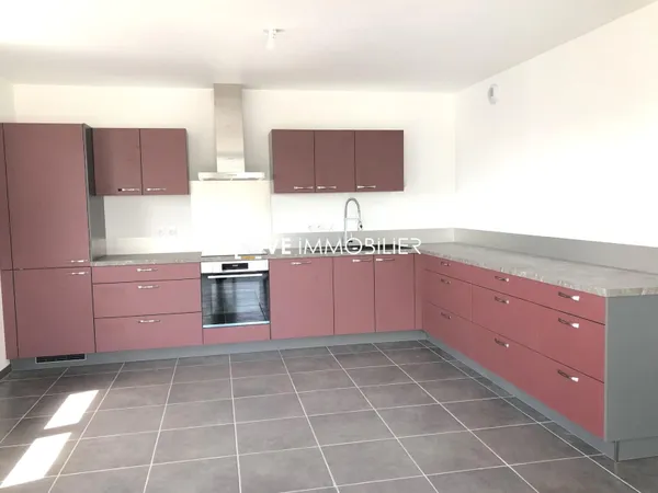 THONON- T4 de 98.66m² à 1780eur cc 