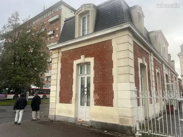 Bureau 124 m² 