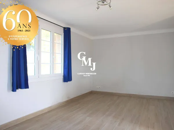 Studio 1 pièce 30 m² 