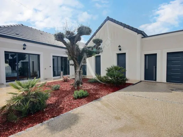 Maison de plain-pied 6 pièces 158 m² 