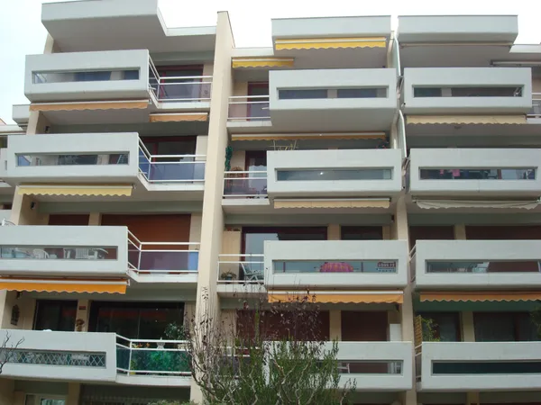REF 0040 APPARTEMENT F4 VIDE QUARTIER PETITE PROVENCE DE STA 