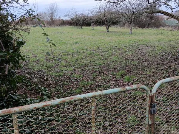 Vend terrain constructible 