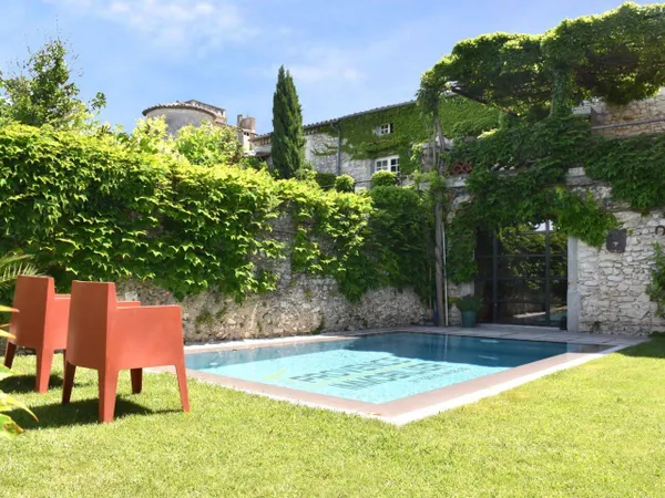 Maison 7 pièces 210 m² 
