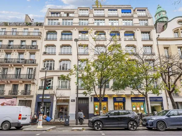 Bureaux 359 m² 