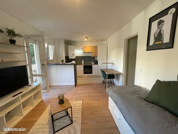 Appartement Location Toulon 1p  670€
