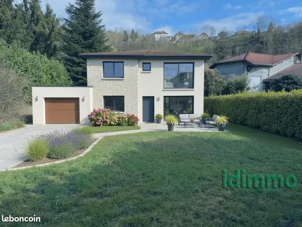 Terrain 1 010 m² Saint Chef 