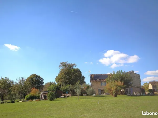 Maison 9 pièces 213 m² 
