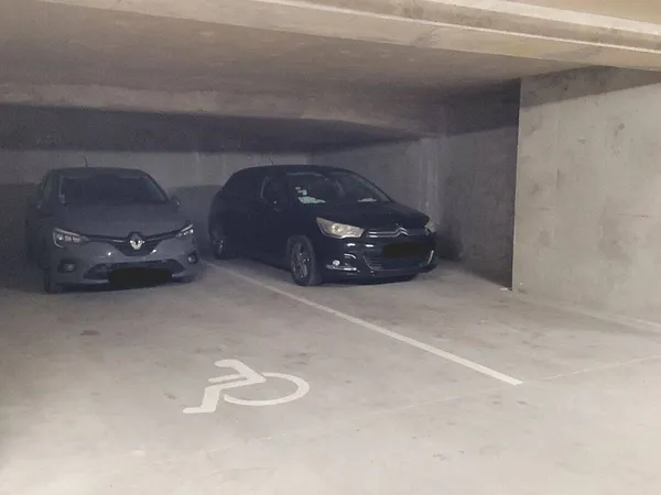 Parking 25 m² 