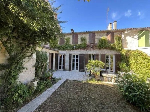 Maison 9 pièces 280 m² 