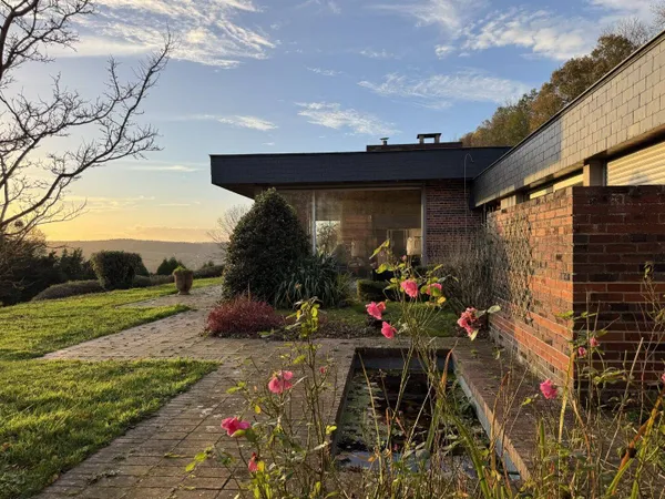 Maison de plain-pied 10 pièces 261 m² 
