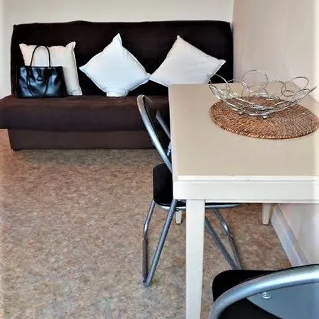 Studio meublé - 405 