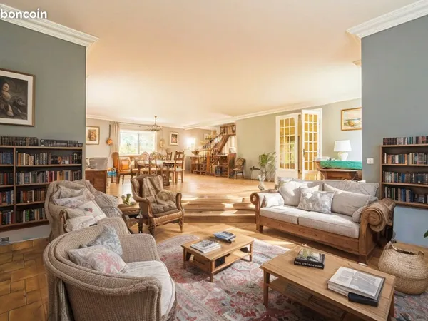 Maison 8 pièces 276 m² 