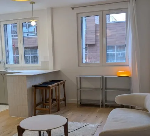 Charmant appartement meublé rénové avec goût par architecte - 42 m² - Calme et lumineux - Au 
