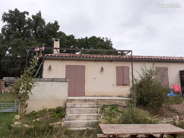 Maison mitoyenne avec jardin 
