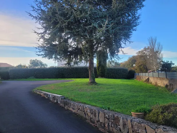 Terrain 590 m² 