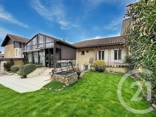 Maison 6 pièces 182 m² 