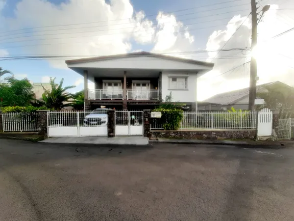 Appartement Fort De France 3 pièce(s) 86.33 m2 superbe Pépite à SAISIR !!!!! disponible de suite 