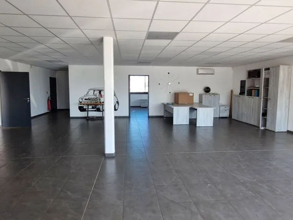 Local 167 m² PLAISANCE DU TOUCH 