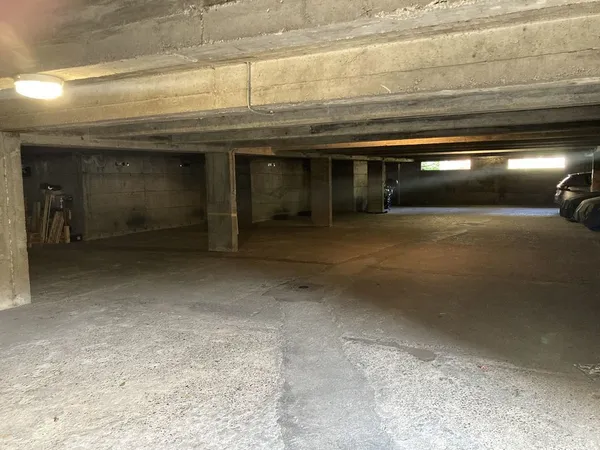 Place de Parking intérieure sécurisée 